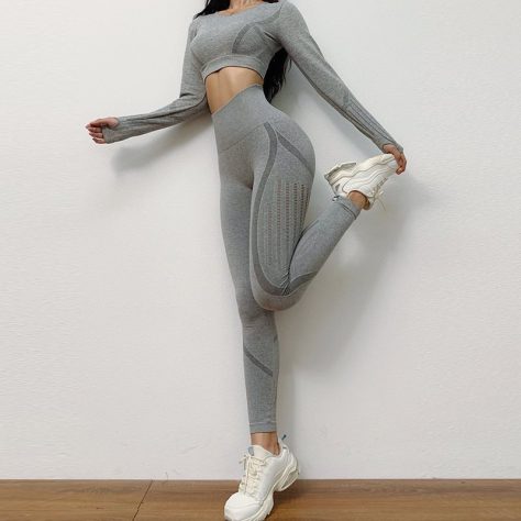 High quality Grey Yoga set Tight And Top - Image 3