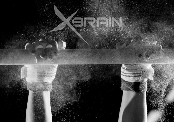 Micellar Casein Vs. Whey Protein Isolate 1 hands 2091
