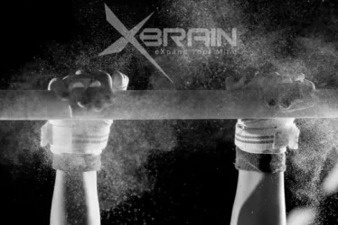 Micellar Casein Vs. Whey Protein Isolate 4 hands 2091 jpg